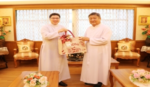 ส่งความสุขเทศกาลคริสต์มาสและปีใหม่ Happy New Year 2025